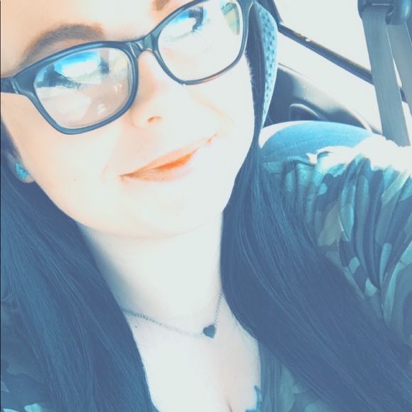 Meet your Posher, Kayla - Picture 1 of 1